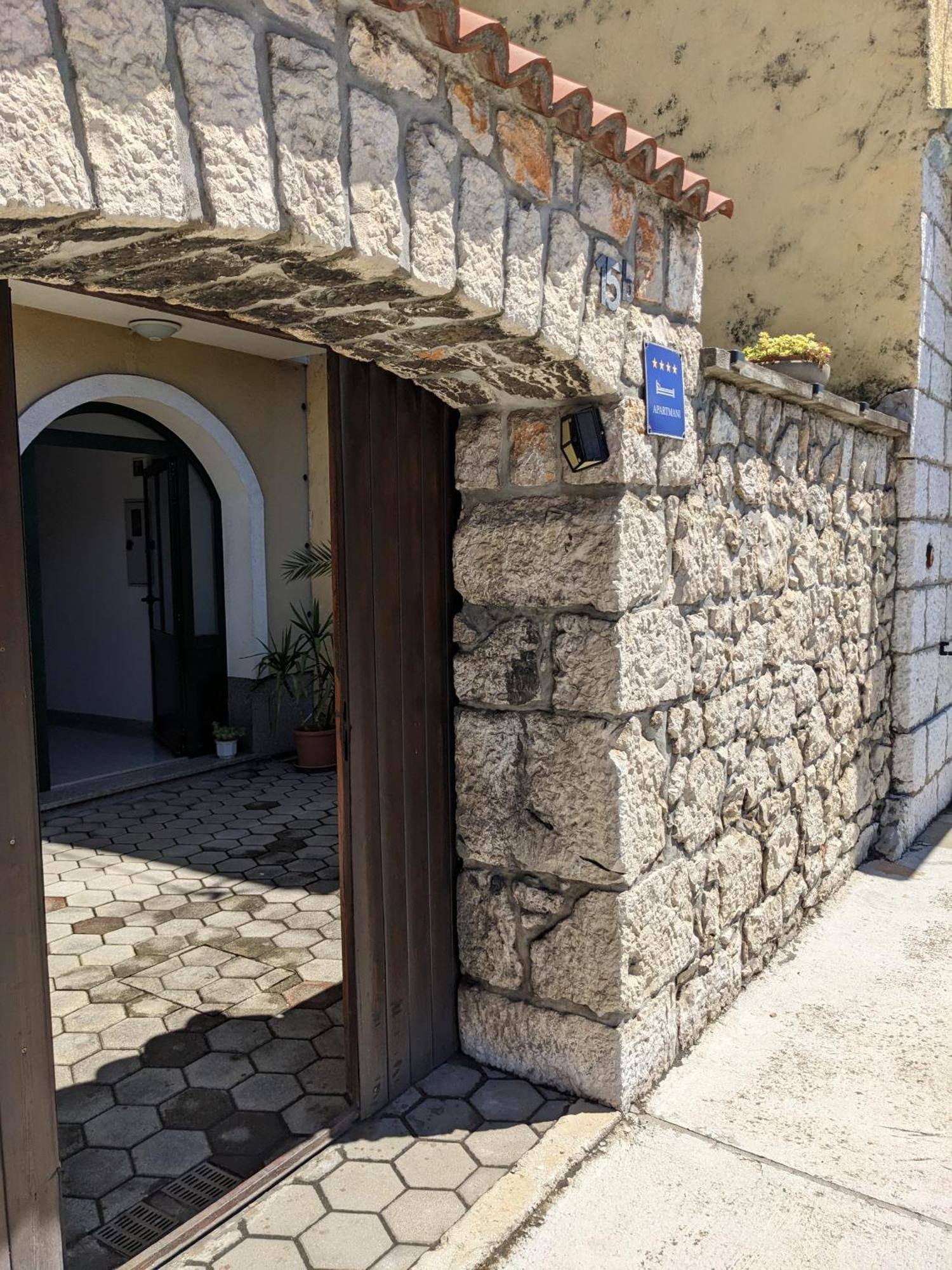 Apartments Monika Novi Vinodolski Exterior photo